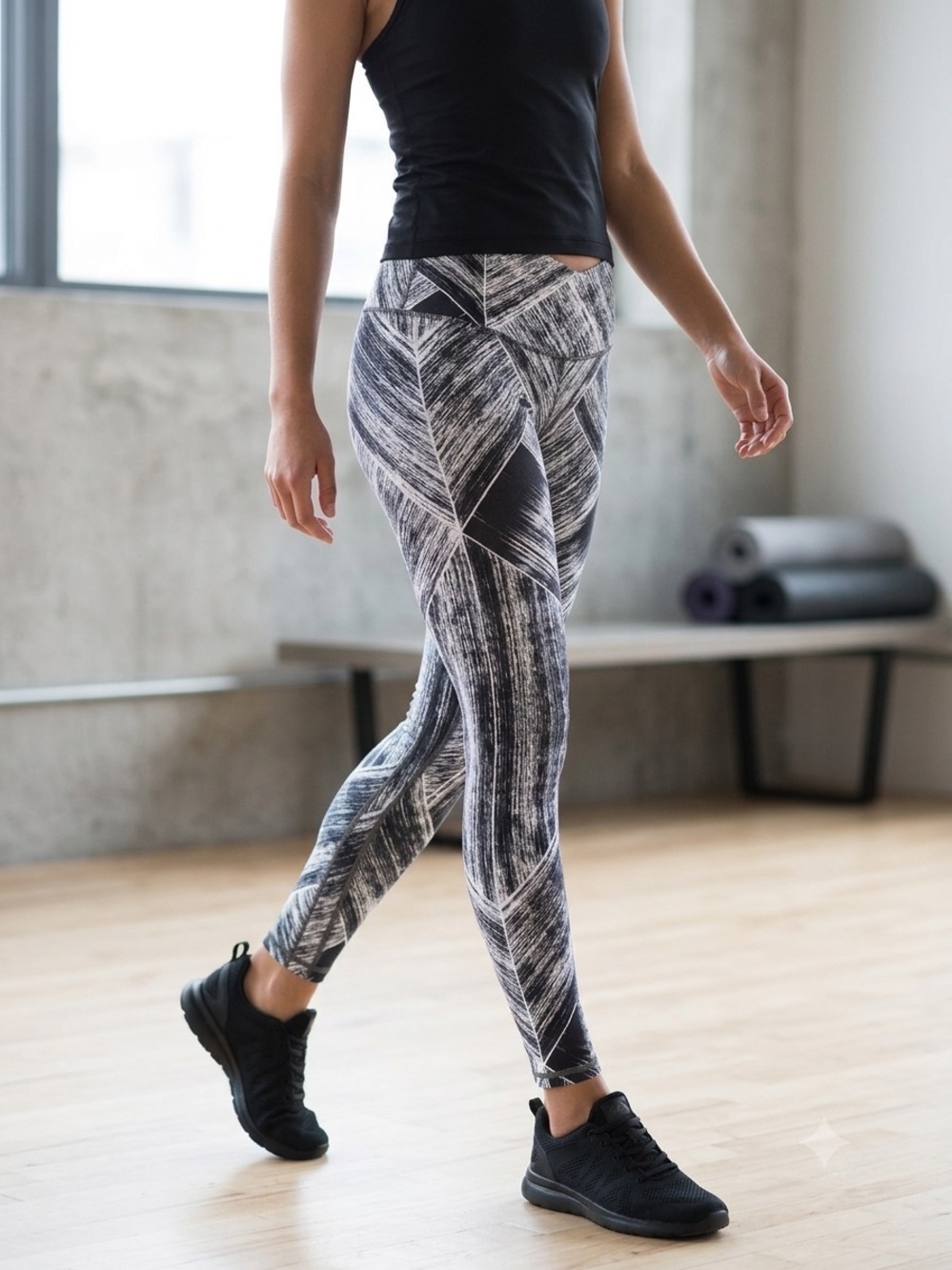 Lululemon Printed High-Waist Active Leggings - Black & White